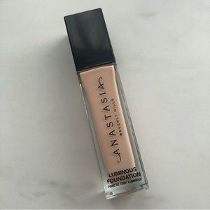 Anastasia luminous foundation (80% NEW)